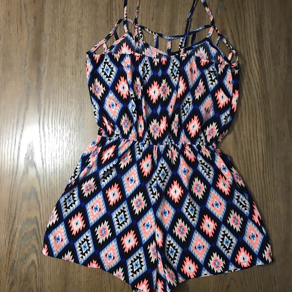 Multicolor pattern romper - Picture 5 of 7